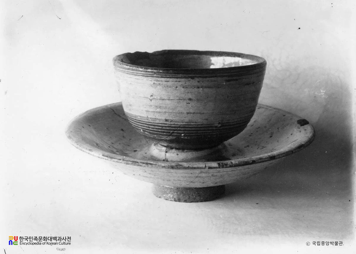 분청사기 귀얄문 탁잔