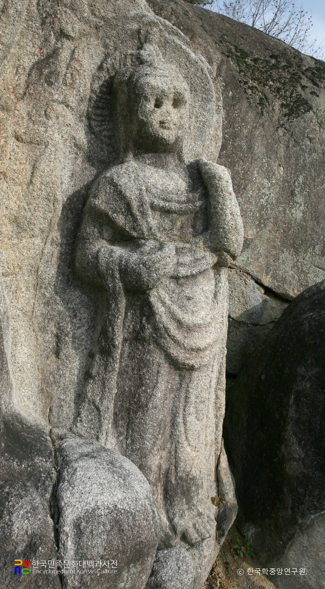 영주 가흥동 마애여래삼존상 및 여래좌상 중 마애여래삼존상 왼쪽보살상 정면