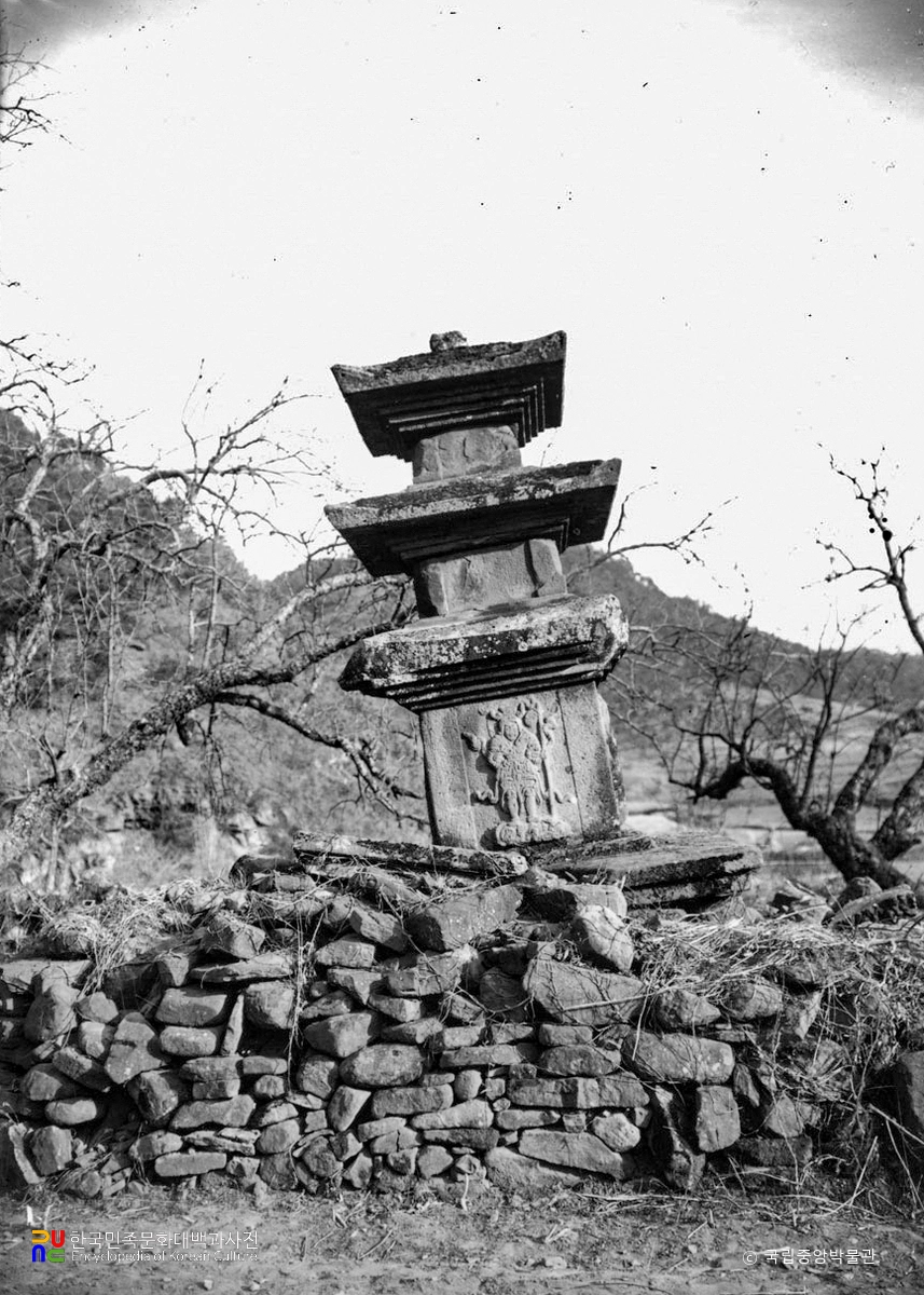 영양 화천리 삼층석탑 정면