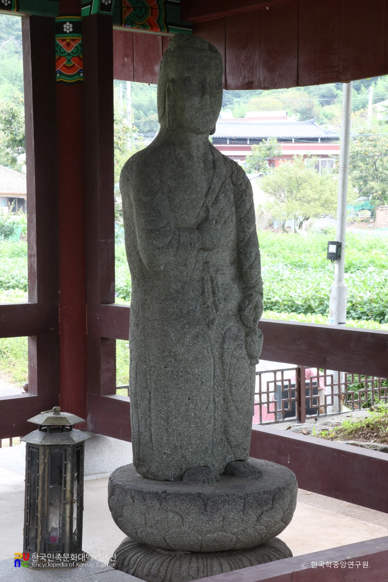 함안 대산리 석조삼존상 중 좌협시 좌측면