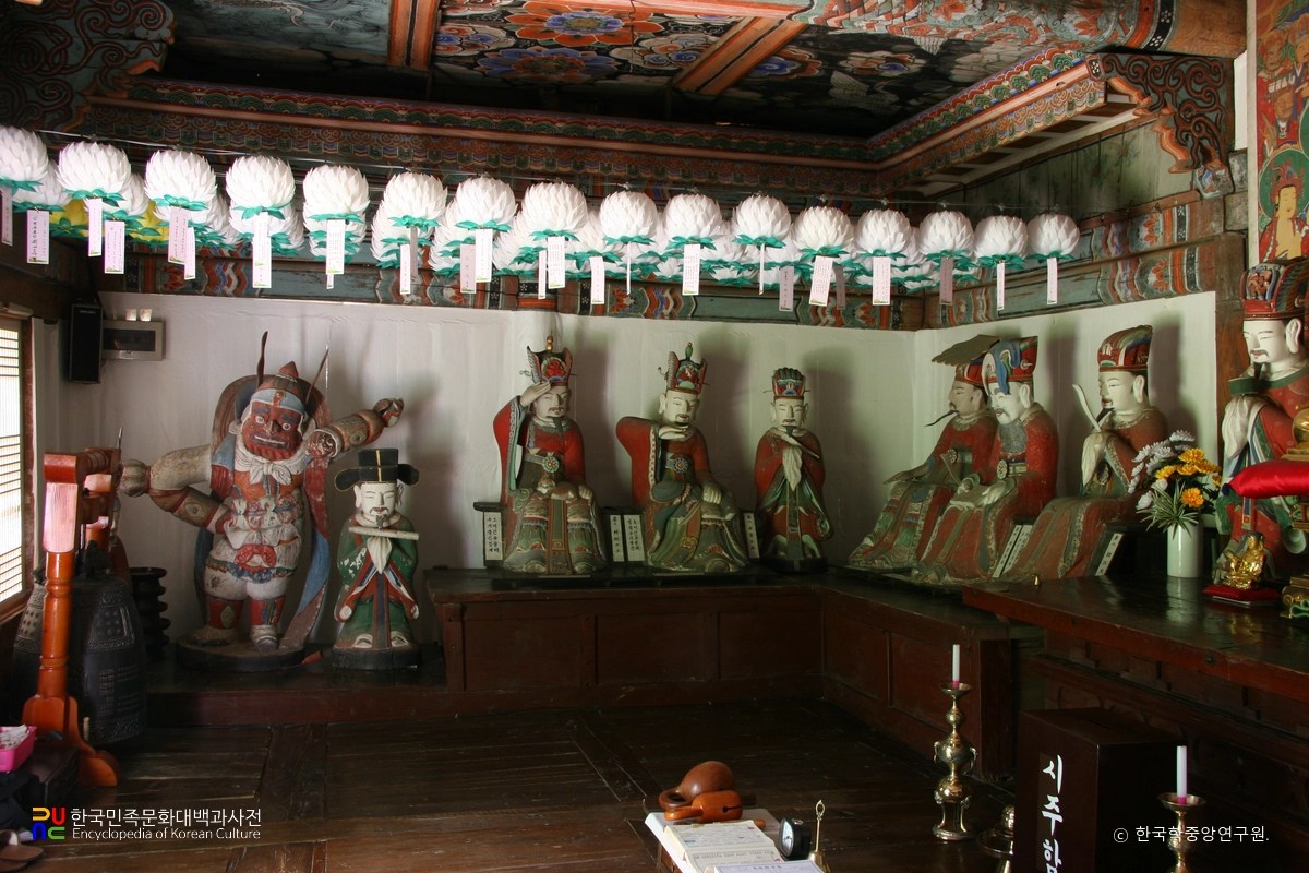 김룡사 명부전 목조지장삼존상 및 제상