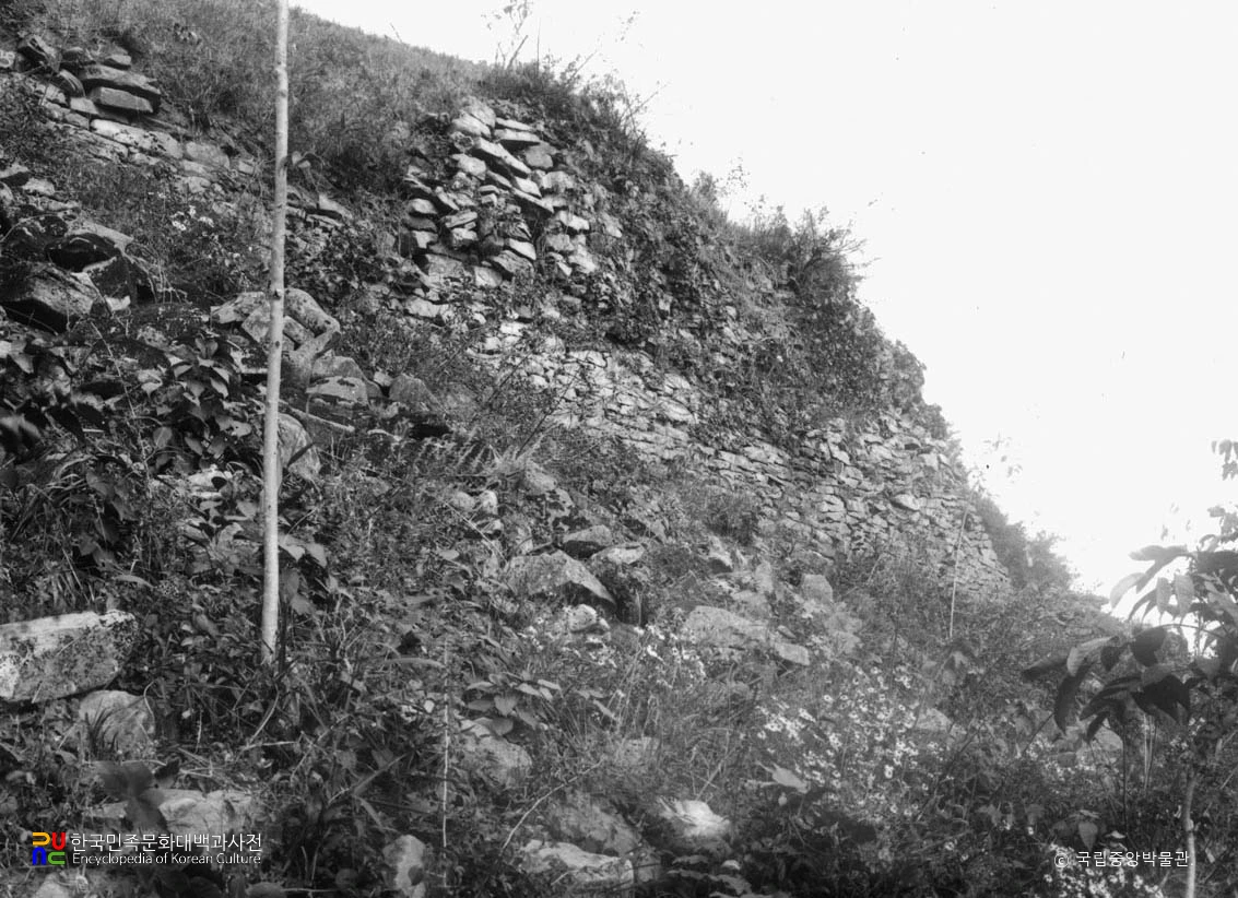 문경 조령산성 성벽