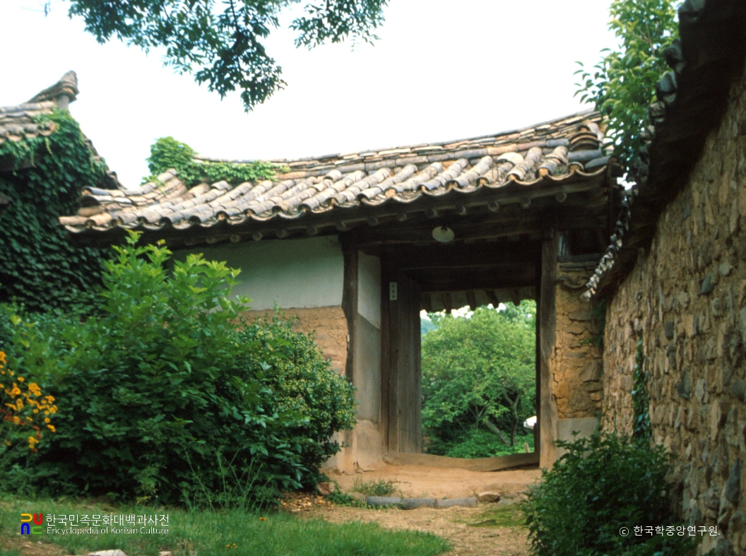 성주 대산동 교리댁 평대문 정측면