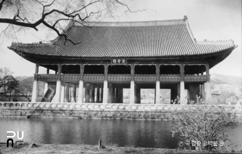 서울 경복궁 경회루 정면