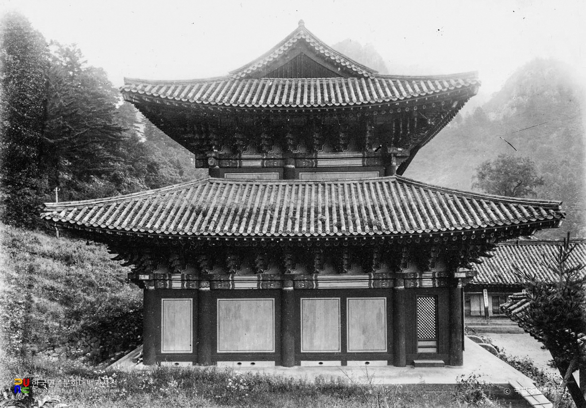 회양 장안사 대웅보전 측면