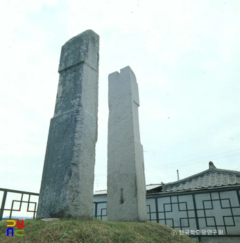 경주 삼랑사지 당간지주 정측면