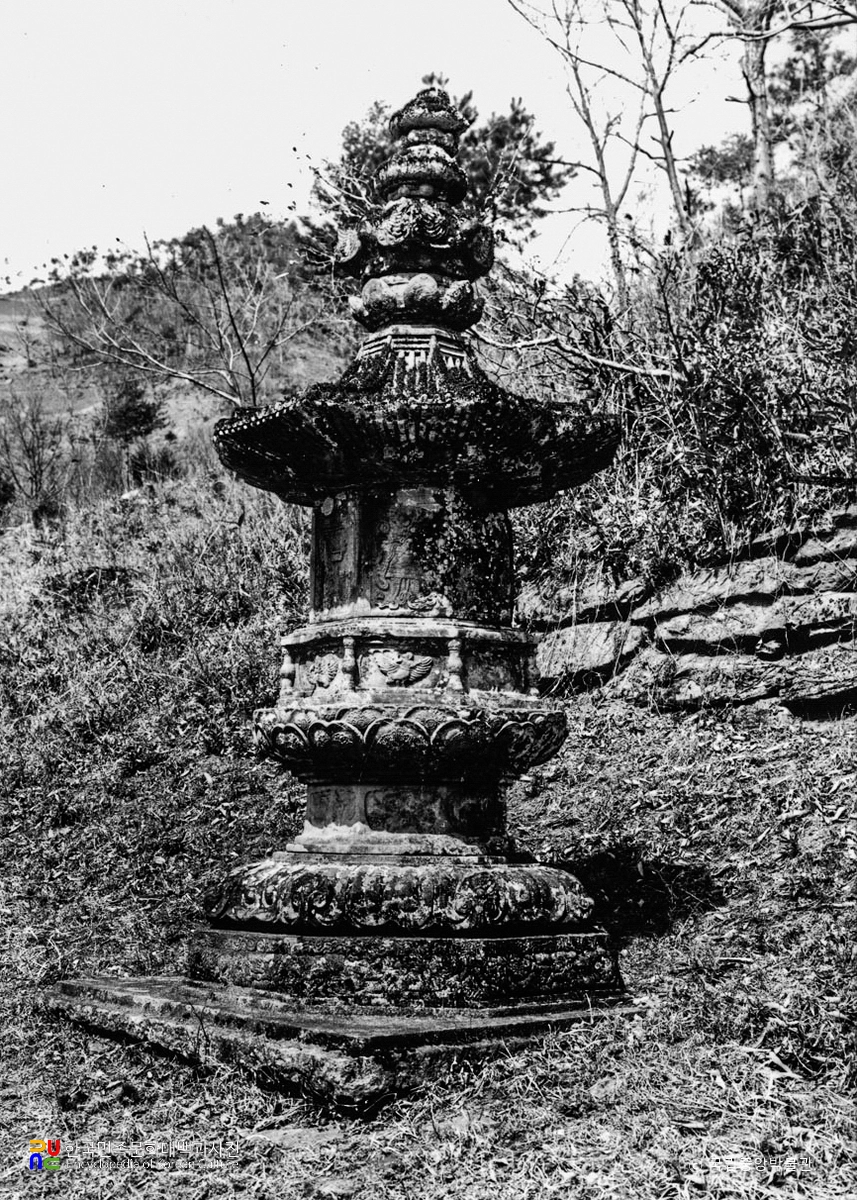 구례 연곡사 북 승탑 좌측면