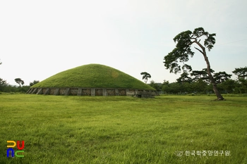 경주 신라 신문왕릉 전경