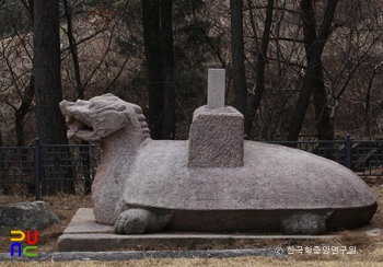 합천 영암사지 서귀부 우측면