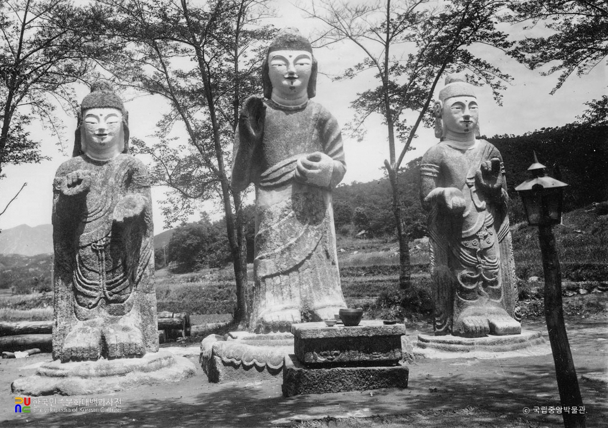 논산 개태사지 삼존석불입상