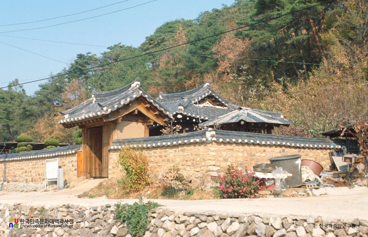 안동 마령동 기와 까치구멍집