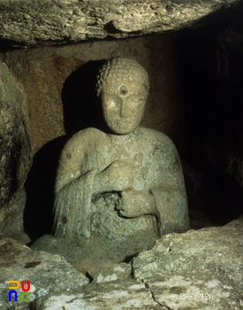 영천 화남리 석조여래좌상