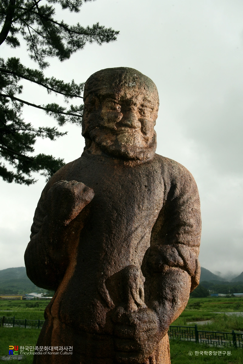 경주 괘릉석상 및 석주 일괄 중 무인상