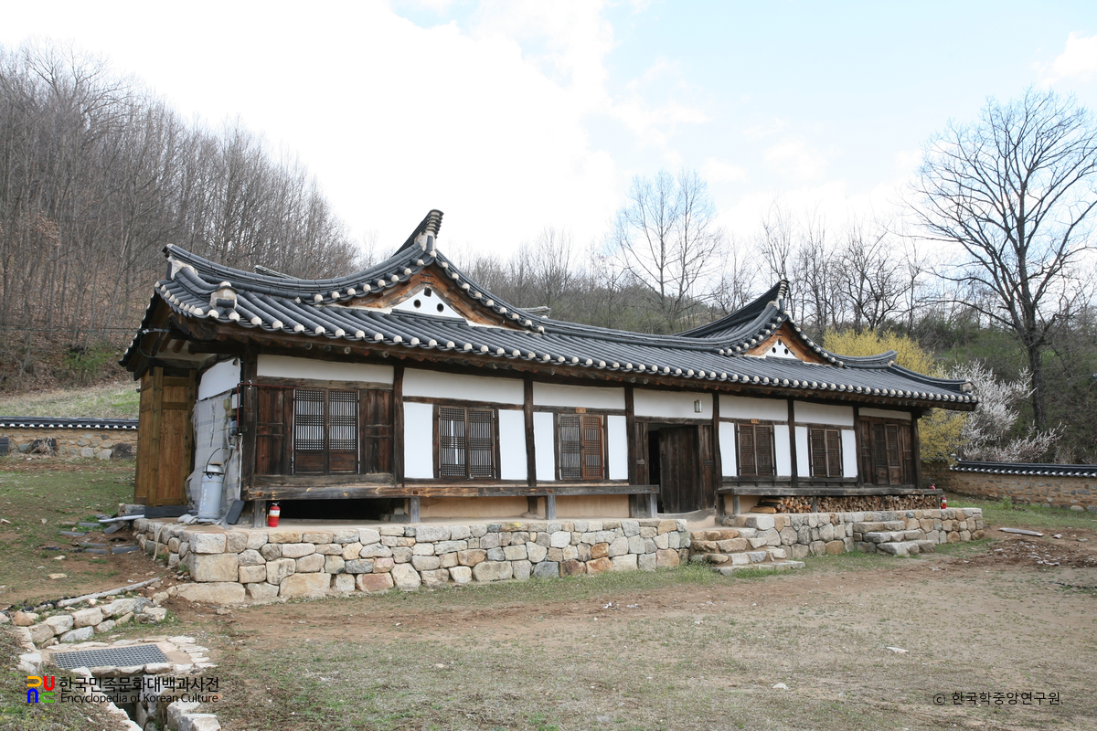 청송 평산신씨 판사공파 종택 안채