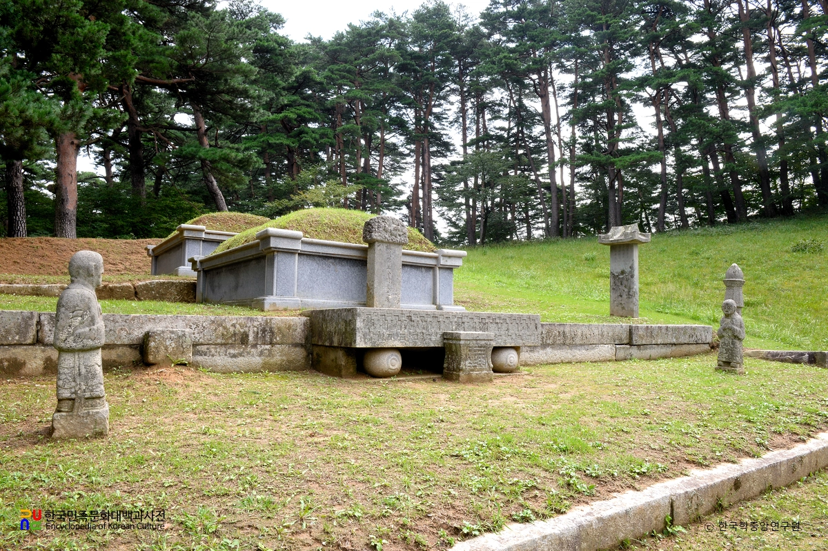 강릉 명주군왕릉 정측면