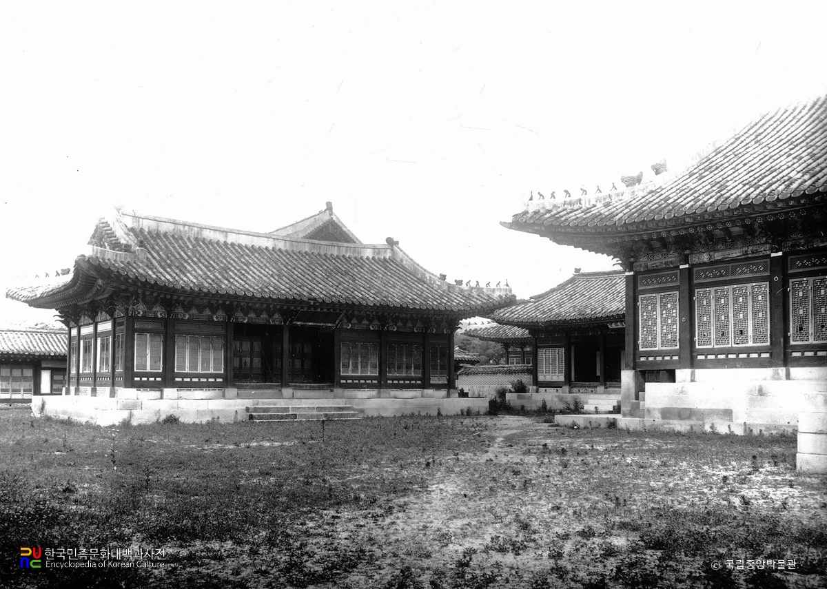 서울 경복궁 강녕전과 경성전