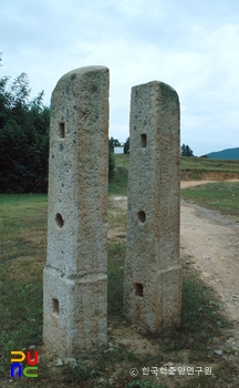 경주 사천왕사지 중 당간지주 정측면