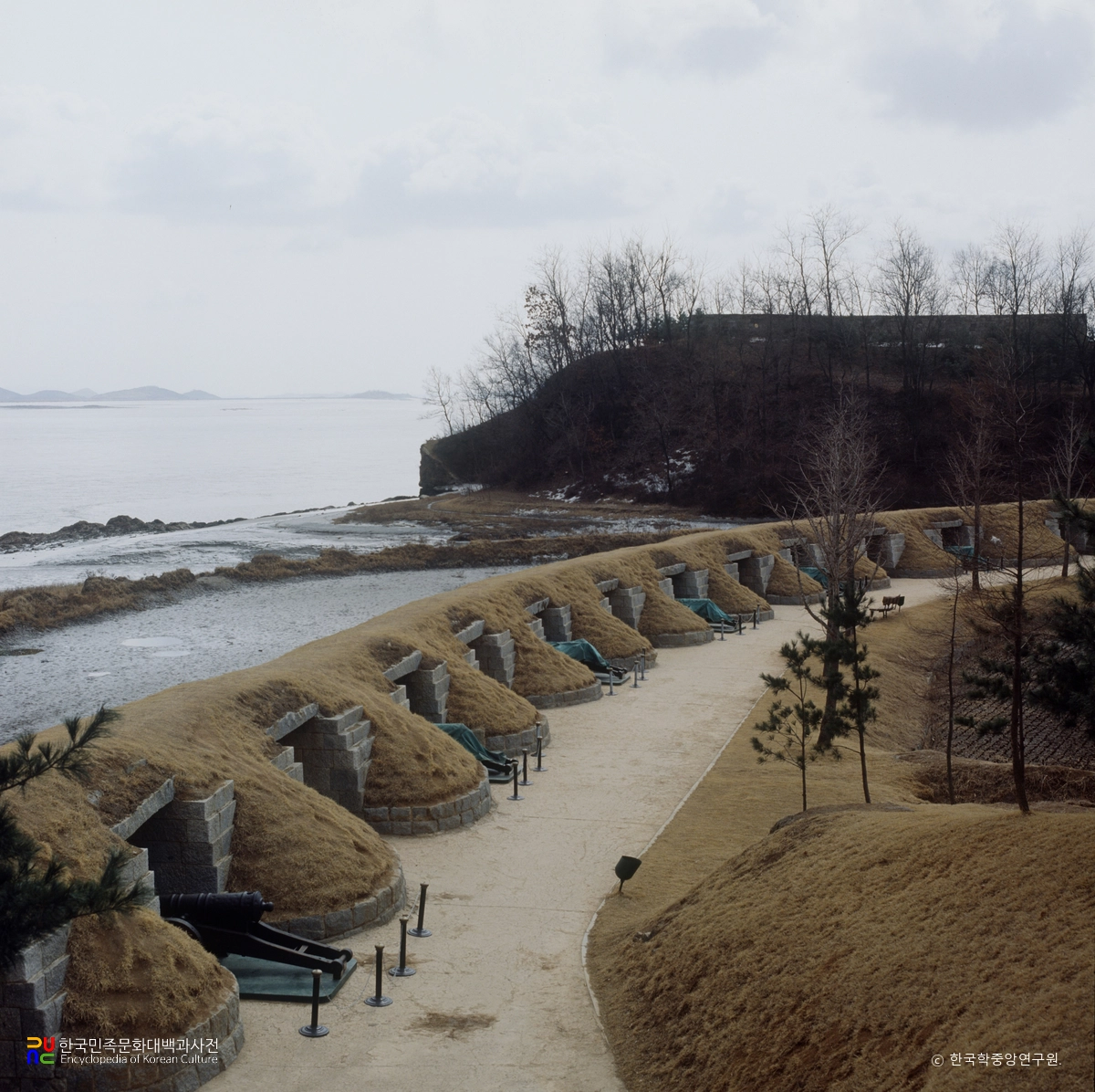 강화 덕진진 중 남장포대 전경