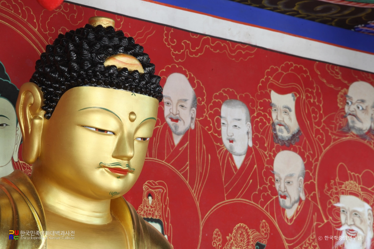 함양 법인사 목조아미타여래좌상의 상호 좌측면 / 항목 연결 불필요