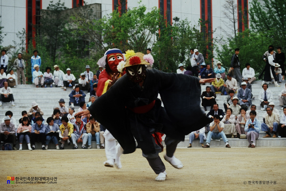 송파산대놀이 / 둘째마당 옴중.먹중놀이