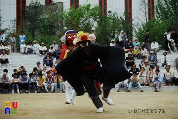 송파산대놀이 / 둘째마당 옴중.먹중놀이