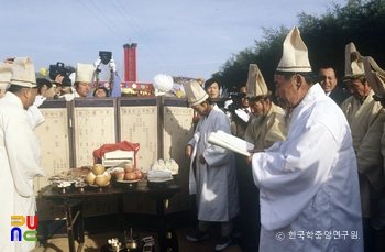 발인(견전례) / 유월장