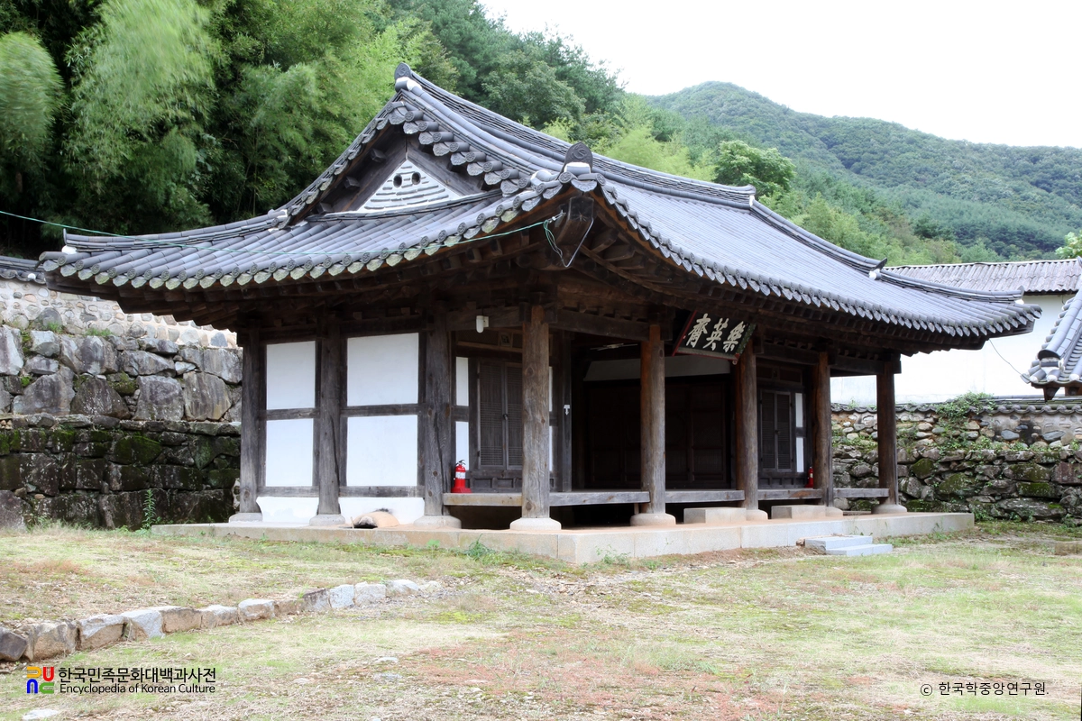 경남 고성 갈천서원 중 낙영재 정측면