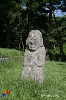 아산 이충무공 묘 동자상