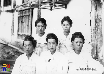 평안남도 성천군 여인들의 모습