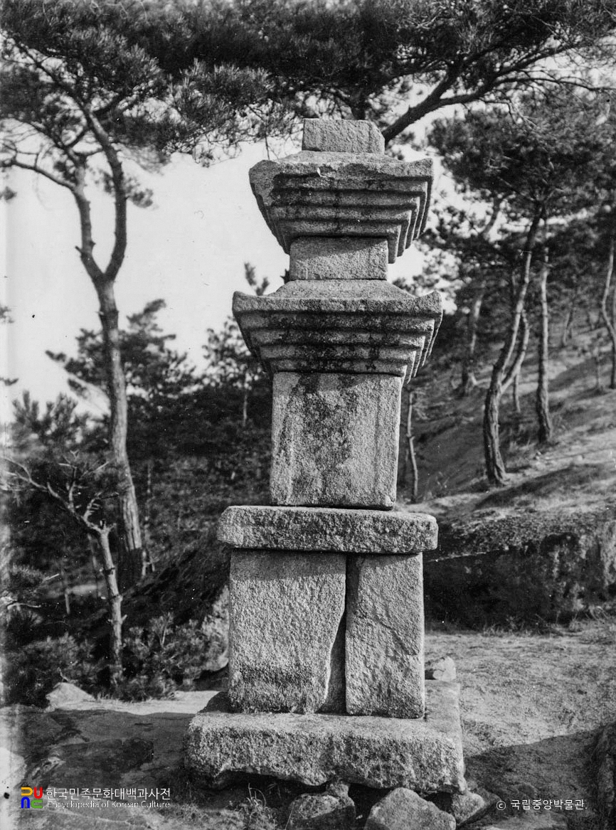 안동 이천동 삼층석탑 정면