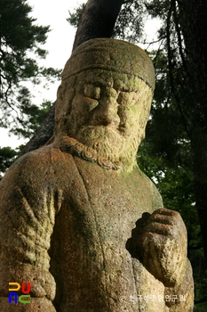 경주 괘릉석상 및 석주 일괄 중 무인상
