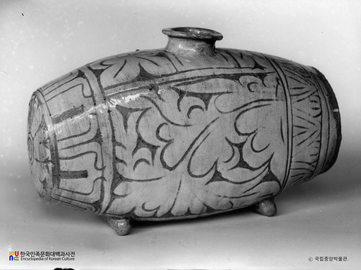 분청사기 조화 어초문 장군