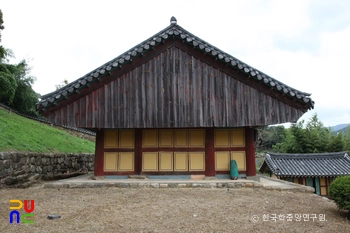 양산향교 대성전 우측면