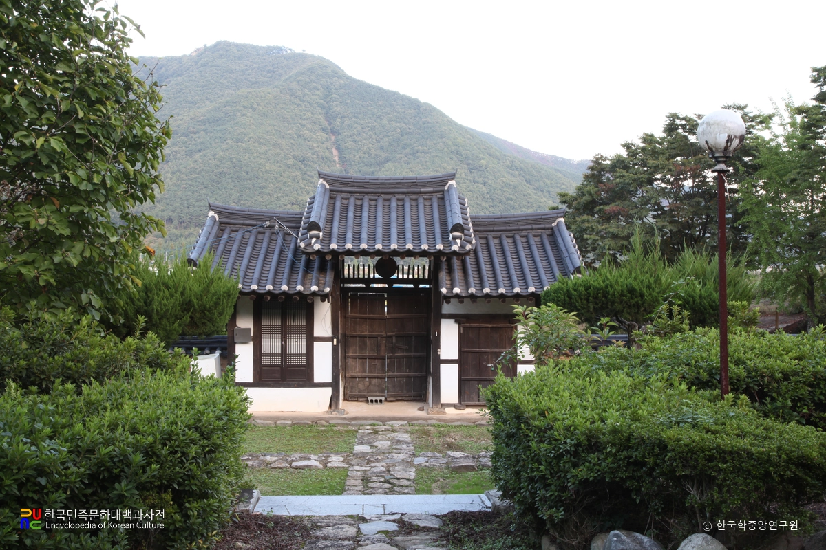 밀양 남계서원 중 상덕문 후면