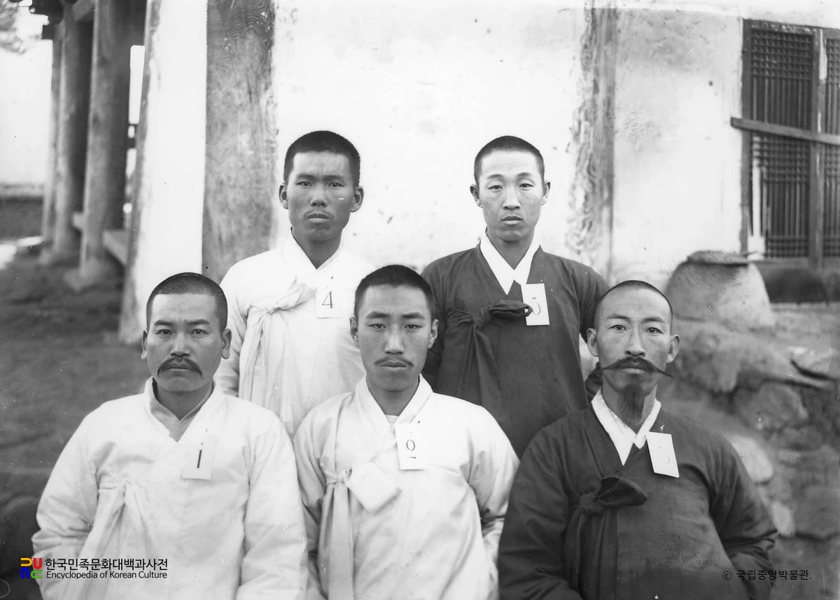 황해도 수안군 남자들의 모습