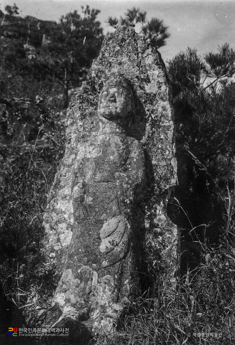 경주 벽도산 석불입상