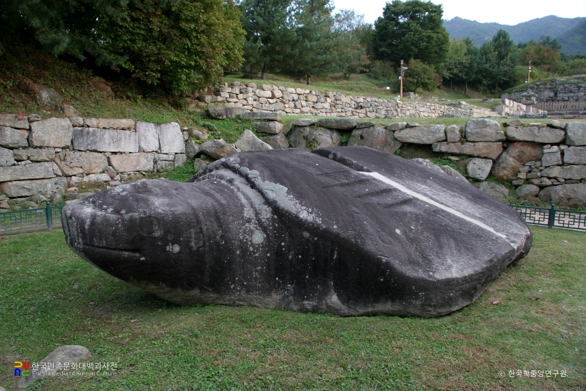 충주 미륵리사지 귀부