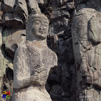 경주 서악동 마애여래삼존입상 중 대세지보살