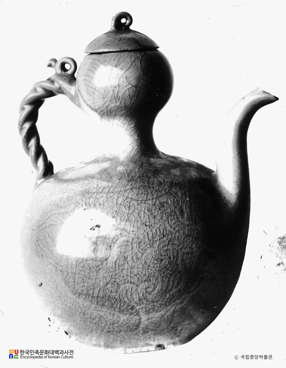 고려 도자 청자양각교룡문표형주자