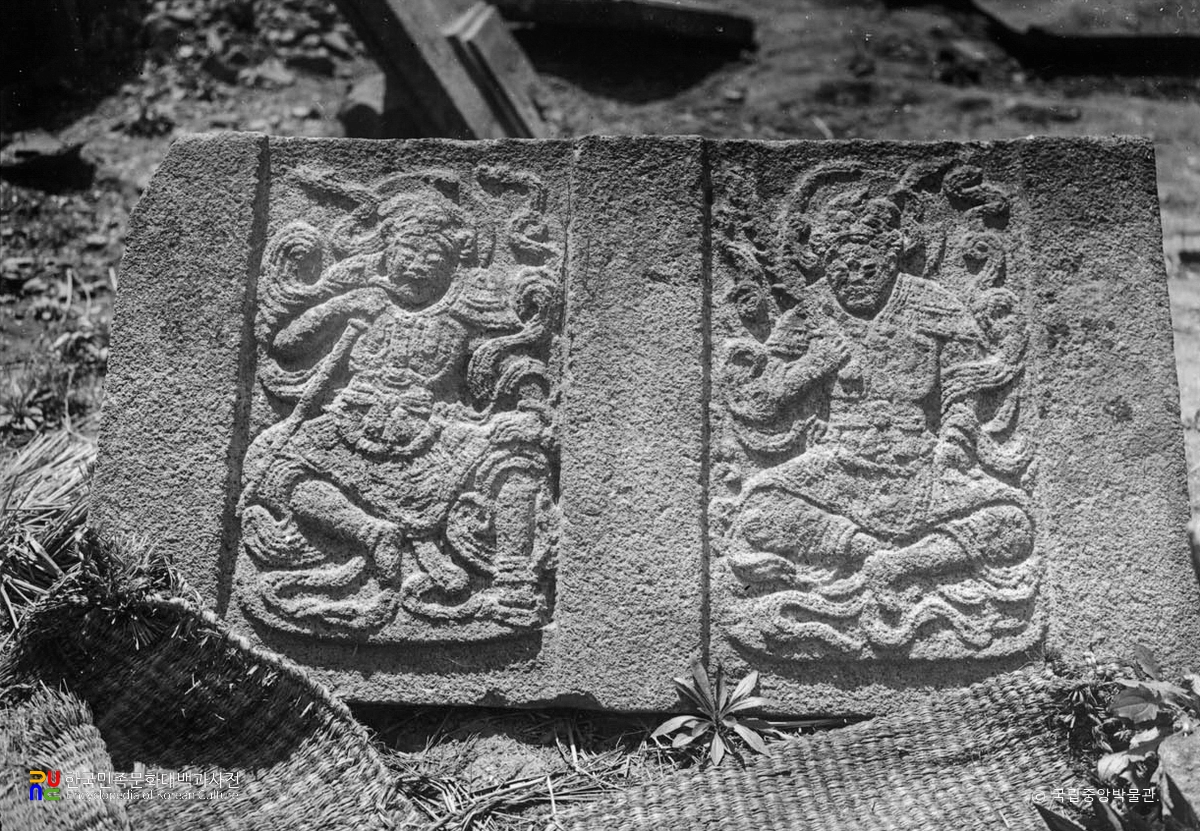 산청 범학리 삼층석탑 상층 기단석 팔부중상