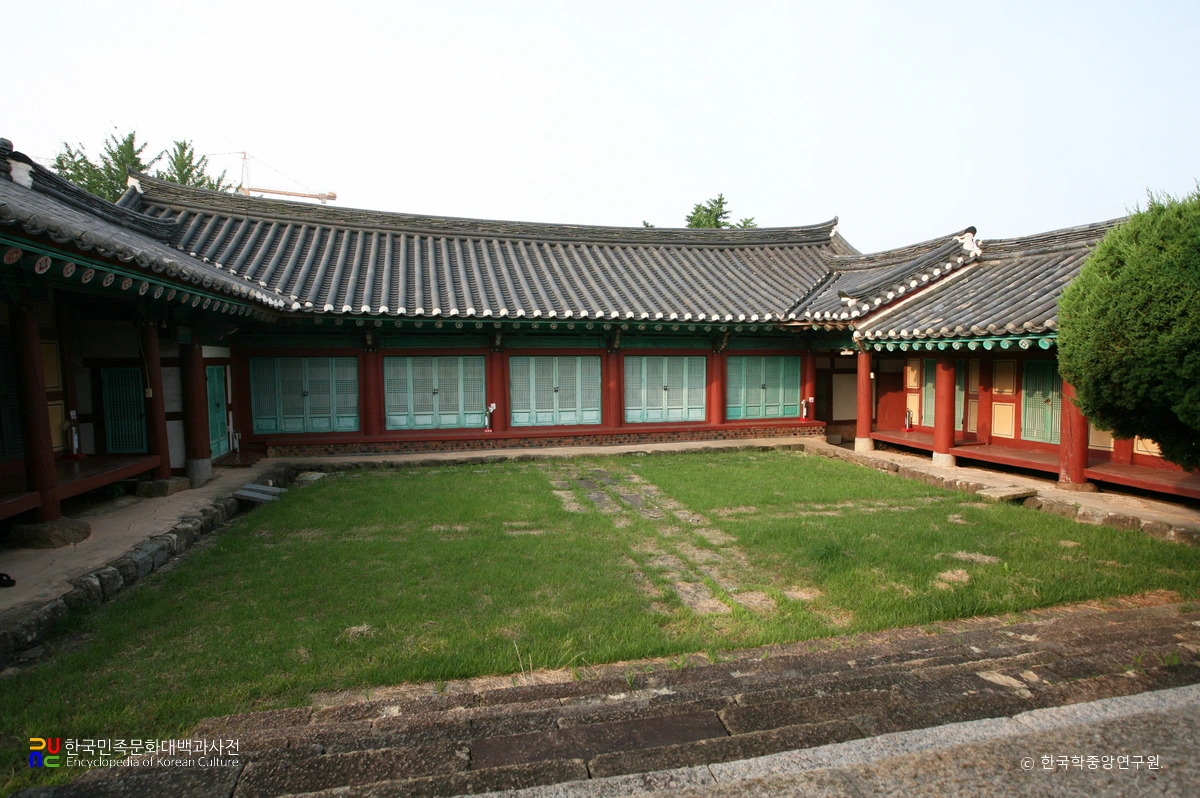 보성향교 명륜당 후측면