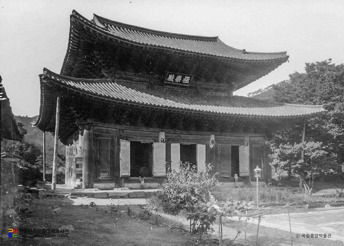 부여 무량사 극락전 정측면