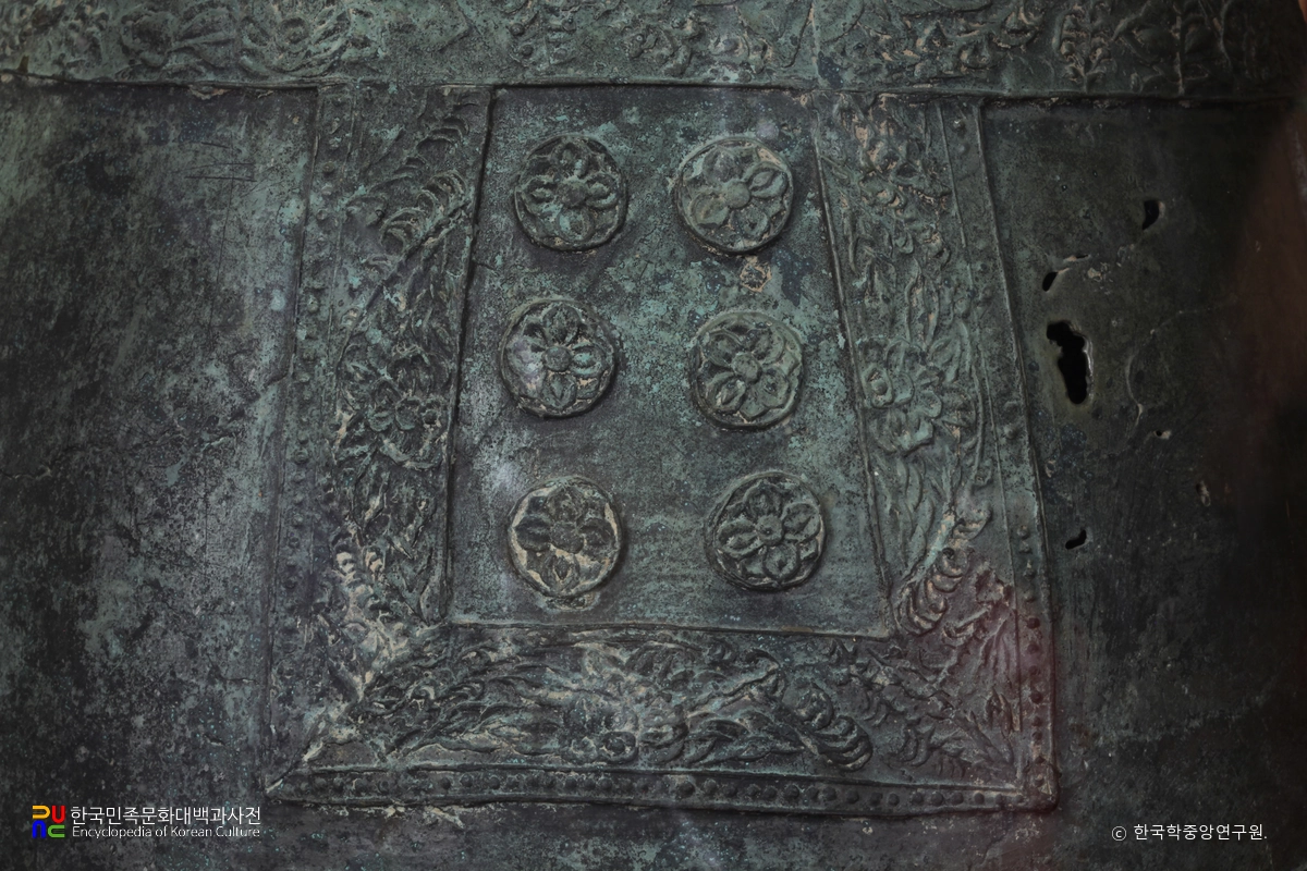 진주 삼선암 동종의 유곽대