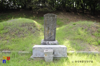 파주 이세화선생 묘