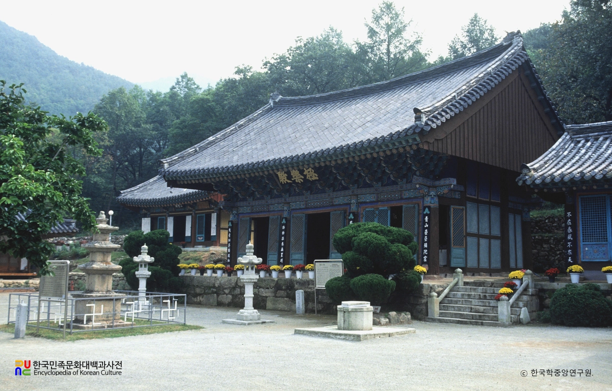 달성 용연사 극락전 정측면