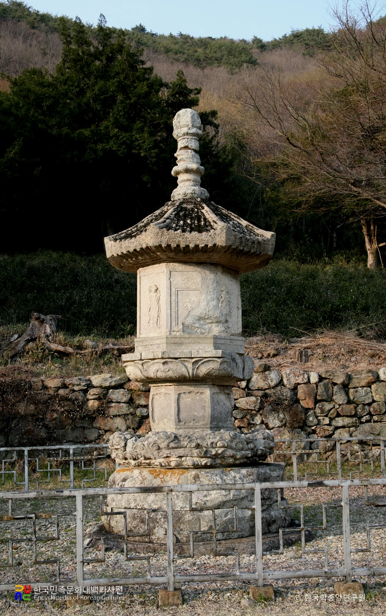 장흥 보림사 보조선사탑 정면