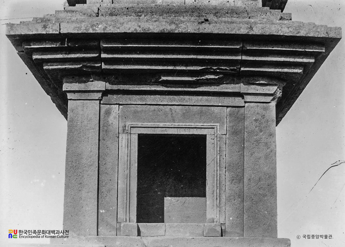 의성 탑리리 오층석탑 감실