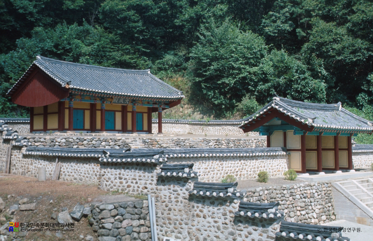 연천향교 대성전 정측면