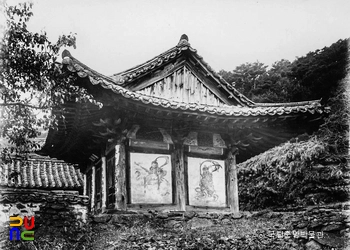 강화 전등사 약사전 좌측면