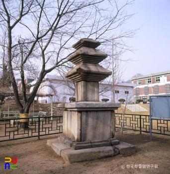 안양 중초사지 삼층석탑 정측면